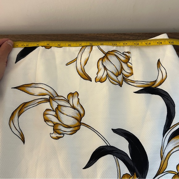 White House Black Market Floral Midi Skirt - White and Gold 4 - Picture 5 of 9